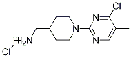 [1-(4-Chloro-5-methyl-pyrimidin-2-yl)-piperidin-4-yl]-methyl-amine hydrochloride 化学構造式