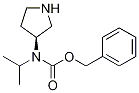 イソプロピル-(S)-ピロリジン-3-イルカルバミン酸ベンジルエステル 化学構造式