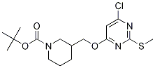 3-(6-Chloro-2-methylsulfanyl-pyrimidin-4-yloxymethyl)-piperidine-1-carboxylic acid tert-butyl ester 化学構造式