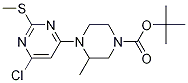 4-(6-Chloro-2-methylsulfanyl-pyrimidin-4-yl)-3-methyl-piperazine-1-carboxylic acid tert-butyl ester Struktur