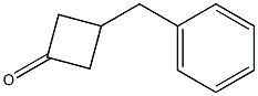 3-ベンジルシクロブタン-1-オン 化学構造式