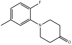 1-(2-fluoro-5-methylphenyl)piperidin-4-one Struktur