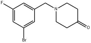 1-(3-broMo-5-fluorobenzyl)piperidin-4-one Struktur