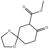 8-オキソ-1,4-ジオキサスピロ[4.5]デカン-7-カルボン酸メチル 化学構造式