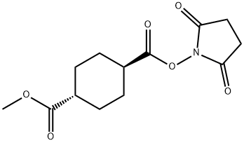 Trans-1-(2,5-dioxopyrrolidin-1-yl) 4-Methyl cyclohexane-1,4-dicarboxylate 化学構造式