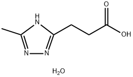 3-(5-methyl-4H-1,2,4-triazol-3-yl)propanoic acid hydrate 化学構造式