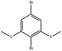 1,4-Dibromo-2-methoxy-6-(methylsulfanyl)benzene 化学構造式