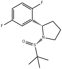 (2S)-2-(2,5-Difluorophenyl)-1-[(S)-(1,1-dimethylethyl)sulfinyl]pyrrolidine 化学構造式