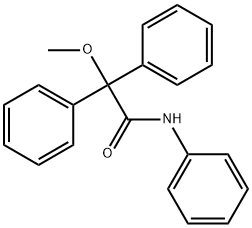 2-methoxy-N,2,2-triphenylacetamide Struktur