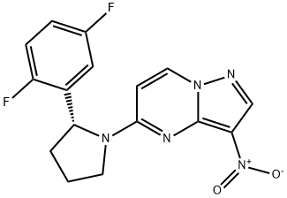 (R)-5-(2-(2,5-difluorophenyl)pyrrolidin-1-yl)-3-nitropyrazolo[1,5-a]pyrimidine 化学構造式