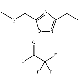 [(3-isopropyl-1,2,4-oxadiazol-5-yl)methyl]methylamine trifluoroacetate Struktur