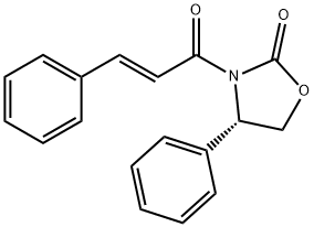 (4S)-4-phenyl-3-[(E)-3-phenylprop-2-enoyl]-1,3-oxazolidin-2-one 化学構造式