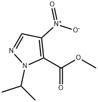 2-Isopropyl-4-nitro-2H-pyrazole-3-carboxylic acid methyl ester 化学構造式