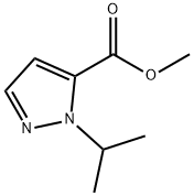 1-イソプロピル-1H-ピラゾール-5-カルボン酸メチル 化学構造式