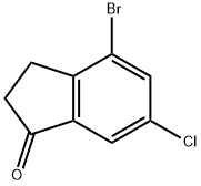 4-ブロモ-6-クロロ-2,3-ジヒドロ-1H-インデン-1-オン 化学構造式