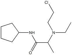 2-((2-chloroethyl)(ethyl)amino)-N-cyclopentylpropanamide Struktur