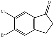 5-ブロモ-6-クロロ-2,3-ジヒドロ-1H-インデン-1-オン 化学構造式