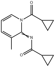 (E)-N-(1-(cyclopropanecarbonyl)-3-methylpyridin-2(1H)-ylidene)cyclopropanecarboxamide 化学構造式