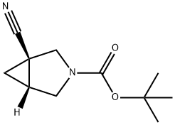 tert-butyl(1R,5R)-1-cyano-3-azabicyclo[3.1.0]hexane-3-carboxylate Struktur