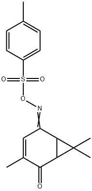 3,7,7-trimethyl-5-[{p-toluenesulfonyloxy}imino]bicyclo[4.1.0]hept-3-en-2-one|