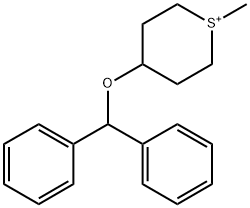 4-(benzhydryloxy)-1-methyltetrahydro-2H-thiopyranium 结构式