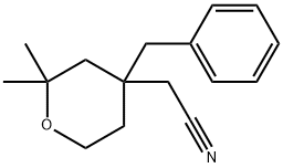 2-(4-benzyl-2,2-dimethyloxan-4-yl)acetonitrile 化学構造式