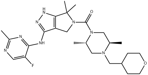 5-{[(2S,5R)-2,5-dimethyl-4-(tetrahydro-2H-pyran-4-ylmethyl)piperazin-1-yl]carbonyl}-N-(5-fluoro-2-methylpyrimidin-4-yl)-6,6-dimethyl-1,4,5,6-tetrahydropyrrolo[3,4-c]pyrazol-3-amine 化学構造式