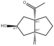 Ethanone, 1-[(2R,3aS,6aS)-hexahydro-2-hydroxy-3a(1H)-pentalenyl]-, rel- Struktur