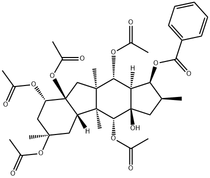 5,8,9,10,14-Pentaacetoxy-3-benzoyloxy-15-hydroxypepluane Struktur