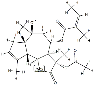(Z)-2-メチル-2-ブテン酸[(3S)-3β-アセトキシ-2,3,3aβ,4,5,6,6aα,7,9aα,9bβ-デカヒドロ-6α-ヒドロキシ-3,6,9-トリメチル-2-オキソアズレノ[4,5-b]フラン-4β-イル] 化学構造式