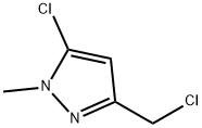 1H-Pyrazole,5-chloro-3-(chloromethyl)-1-methyl-(9CI) 化学構造式