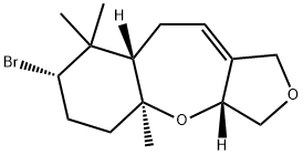 (3aR)-7α-ブロモ-1,3,3aβ,4aα,5,6,7,8,8aβ,9-デカヒドロ-4a,8,8-トリメチルフロ[3,4-b][1]ベンゾオキセピン 化学構造式