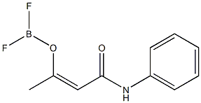 二氟(3-氧代-N-苯基丁酰胺基-O,O')硼 结构式