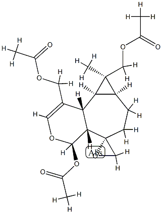 (4R,5S,8S)-4α-アセトキシ-1,8-ビス(アセトキシメチル)-4,4aα,6,7,7aβ,8,8aβ,8bα-オクタヒドロ-8-メチルスピロ[5H-シクロプロパ[3,4]シクロヘプタ[1,2-c]ピラン-5,2'-オキシラン] 化学構造式