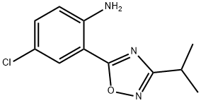 4-chloro-2-[3-(propan-2-yl)-1,2,4-oxadiazol-5-yl]aniline Struktur