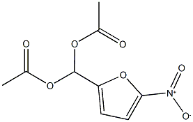 (acetyloxy)(5-nitrofuran-2-yl)methyl acetate Struktur