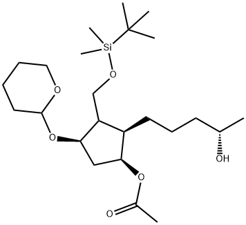 (1S,2R,3S,4R)-3-(((tert-Butyldimethylsilyl)oxy)methyl)-2-(5-hydroxypentyl)-4-((tetrahydro-2H-pyran-2-yl)oxy)cyclopentyl acetate 化学構造式