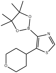 5-(4-Tetrahydropyranyl)thiazole-4-boronic acid pinacol ester 化学構造式