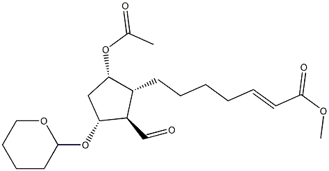 (E)-Methyl 7-((1R,2R,3R,5S)-5-acetoxy-2-formyl-3-((tetrahydro-2H-pyran-2-yl)oxy)cyclopentyl)hept-2-enoate Struktur