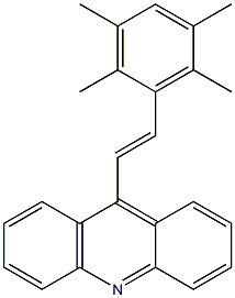 9-[(E)-2-(2,3,5,6-テトラメチルフェニル)エテニル]アクリジン 化学構造式