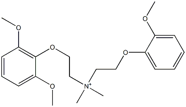 Dimethyl[2-(2-methoxyphenoxy)ethyl][2-(2,6-dimethoxyphenoxy)ethyl]aminium Struktur