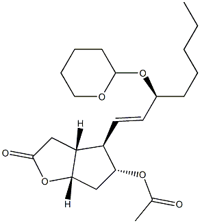 (3aR,4R,5R,6aS)-5-Acetoxy-4-[(1E,3S)-3-(tetrahydro-2H-pyran-2-yloxy)-1-octenyl]hexahydro-2H-cyclopenta[b]furan-2-one 结构式