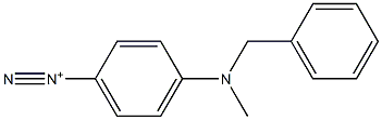 4-[メチル(フェニルメチル)アミノ]ベンゼンジアゾニウム 化学構造式