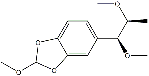 5-[(1S,2S)-1,2-ジメトキシプロピル]-2-メトキシ-1,3-ベンゾジオキソール 化学構造式