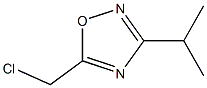 5-(chloromethyl)-3-(propan-2-yl)-1,2,4-oxadiazole 化学構造式