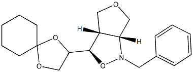 [3R,3aS,6aR]-3-[(R)-1,4-Dioxaspiro[4.5]decan-2-yl]tetrahydro-1-benzyl-1H,4H-furo[3,4-c]isoxazole Struktur