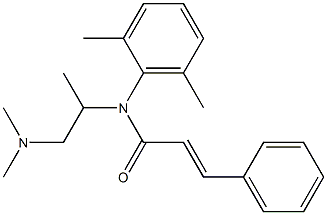 2-ベンジリデン-N-[1-メチル-2-(ジメチルアミノ)エチル]-N-(2,6-ジメチルフェニル)アセトアミド 化学構造式