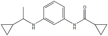 N-{3-[(1-cyclopropylethyl)amino]phenyl}cyclopropanecarboxamide 化学構造式