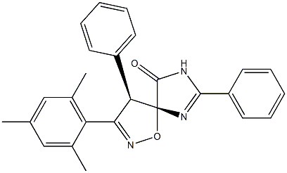 (4R,5R)-3-(2,4,6-トリメチルフェニル)-4,8-ジフェニル-1-オキサ-2,7,9-トリアザスピロ[4.4]ノナ-2,8-ジエン-6-オン 化学構造式