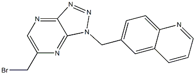 6-((6-(bromomethyl)-1H-[1,2,3]triazolo[4,5-b]pyrazin-1-yl)methyl)quinoline Struktur